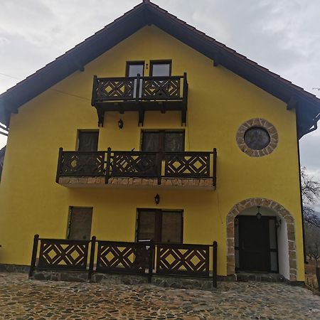 Yellow House برانْ المظهر الخارجي الصورة