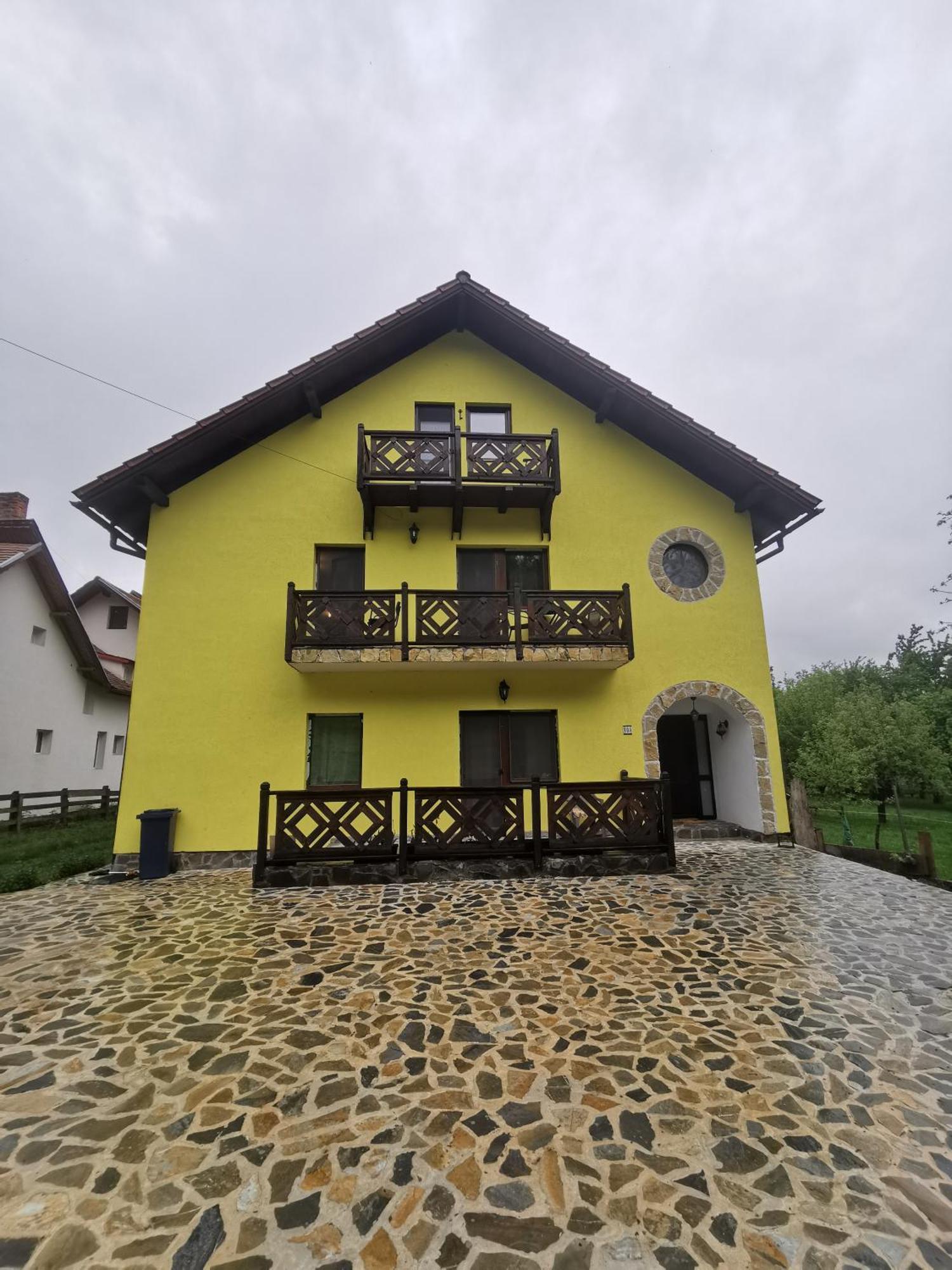 Yellow House برانْ المظهر الخارجي الصورة