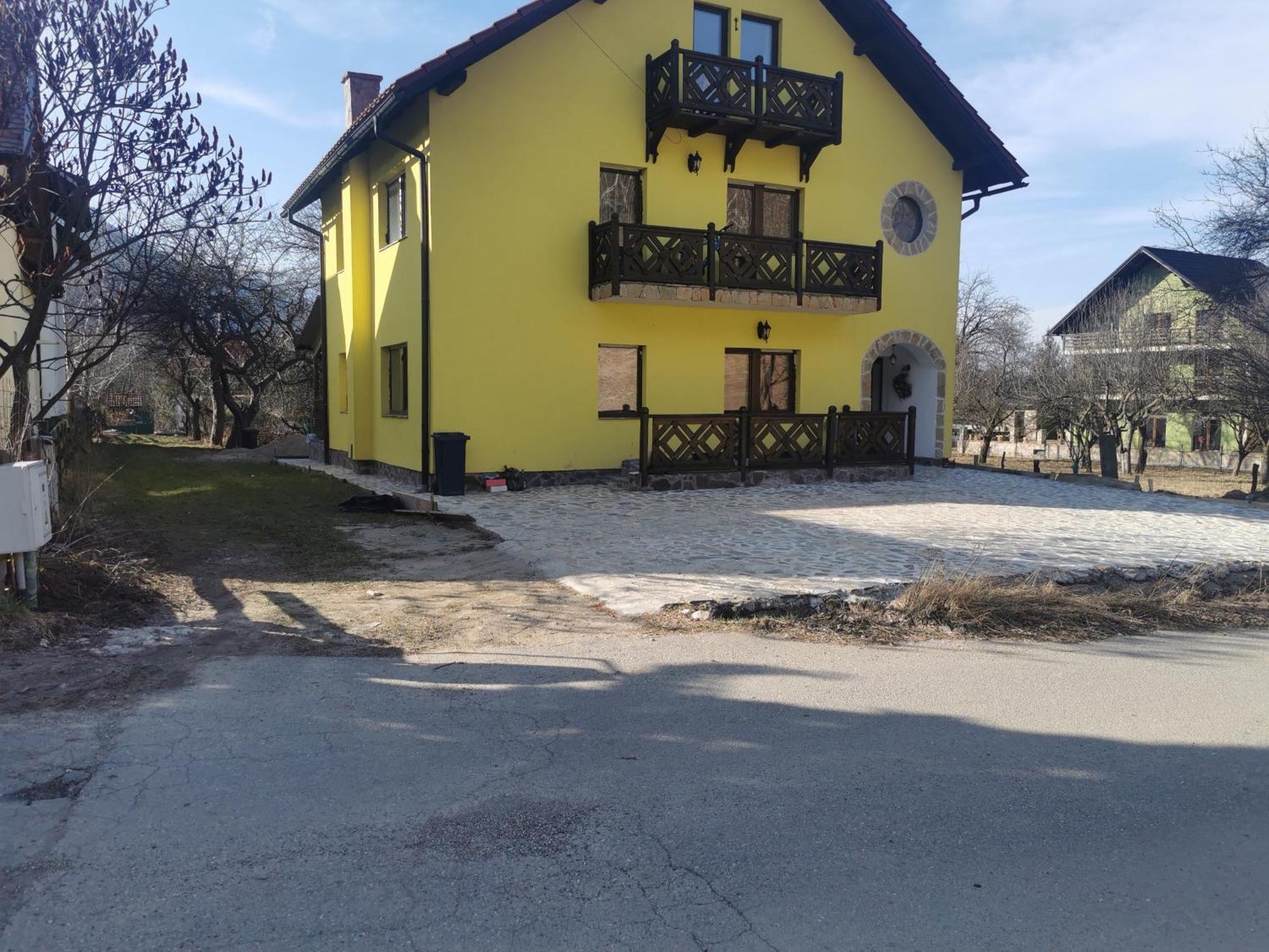 Yellow House برانْ المظهر الخارجي الصورة
