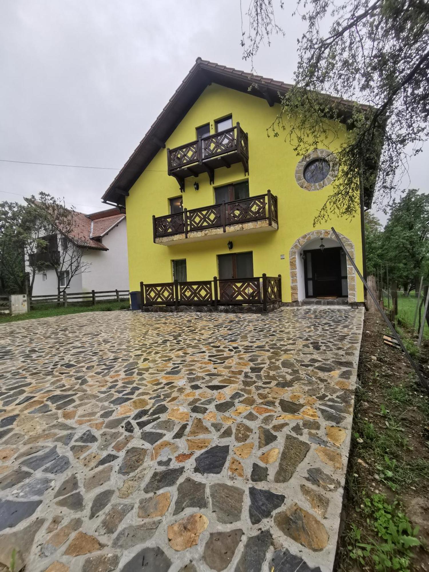 Yellow House برانْ المظهر الخارجي الصورة