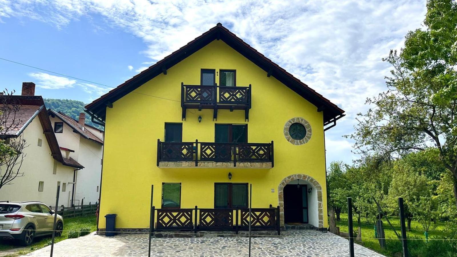 Yellow House برانْ المظهر الخارجي الصورة